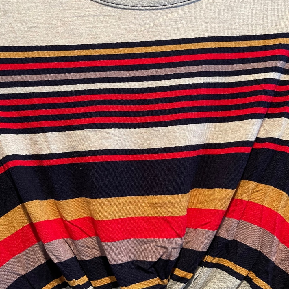 SOLD Gaze striped crop top - Picture 8 of 8